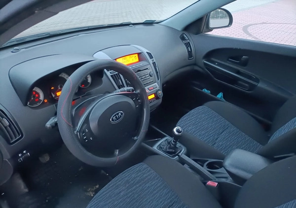 Kia Ceed cena 9800 przebieg: 301000, rok produkcji 2008 z Kraków małe 56